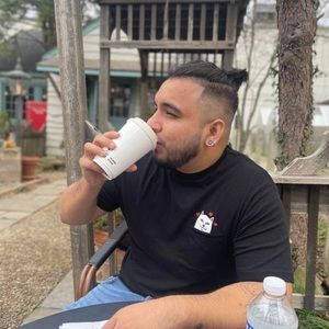 Meet your Posher, Isaias